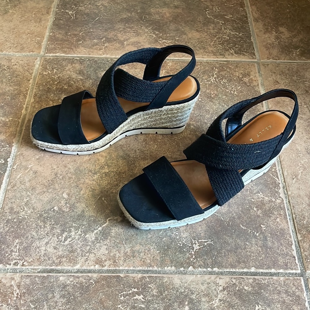 Kelly & Katie Sandals - Picture 2 of 5